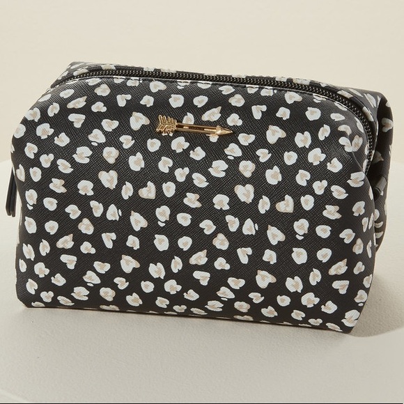 Stella & Dot Handbags - NWT Pouf Wild Heart Pouch by Stella & Dot, Great Gift Idea!